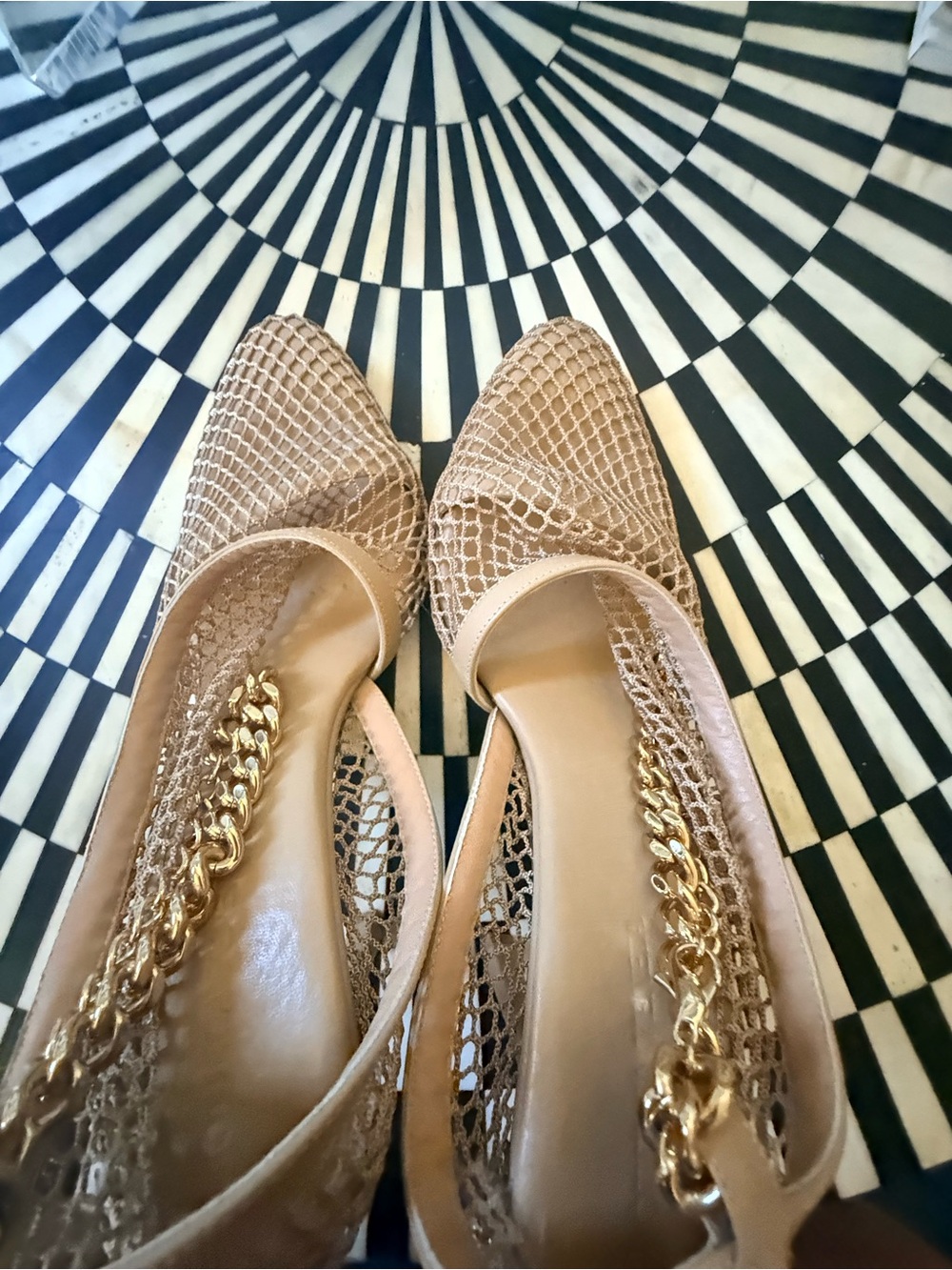 Bottega Veneta Tan Mesh Pointed Slingback Heels with Gold Chain - Picture 2 of 6